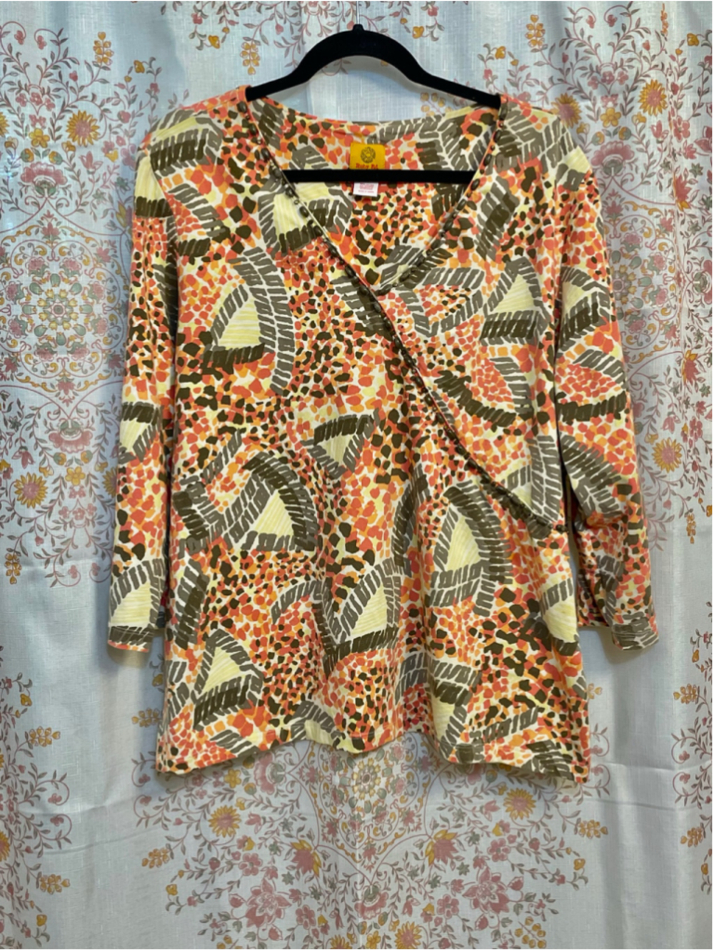 Ruby Rd. Woman 2x Abstract Geometric Arch Pebble Faux Wrap Top 3/4 Sleeve